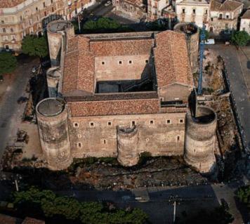 Ursino Castle Terrace Residence CTA Exterior foto